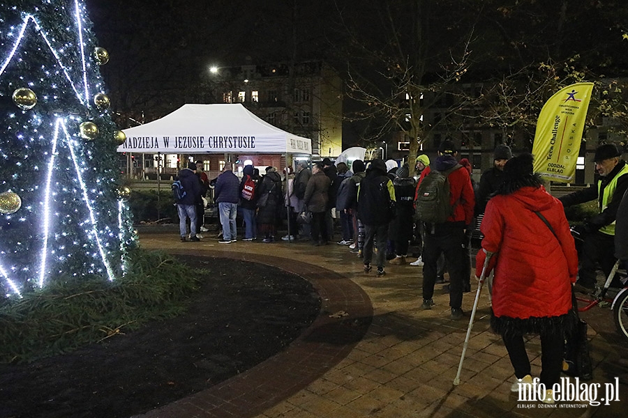 Spotkanie na Placu Dworcowym. Podzielili si� �ywno�ci� i nadziej�, fot. 10