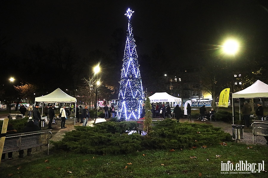 Spotkanie na Placu Dworcowym. Podzielili si� �ywno�ci� i nadziej�, fot. 22