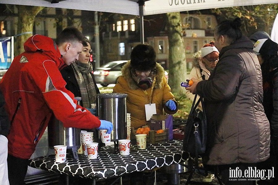 Spotkanie na Placu Dworcowym. Podzielili si� �ywno�ci� i nadziej�, fot. 32