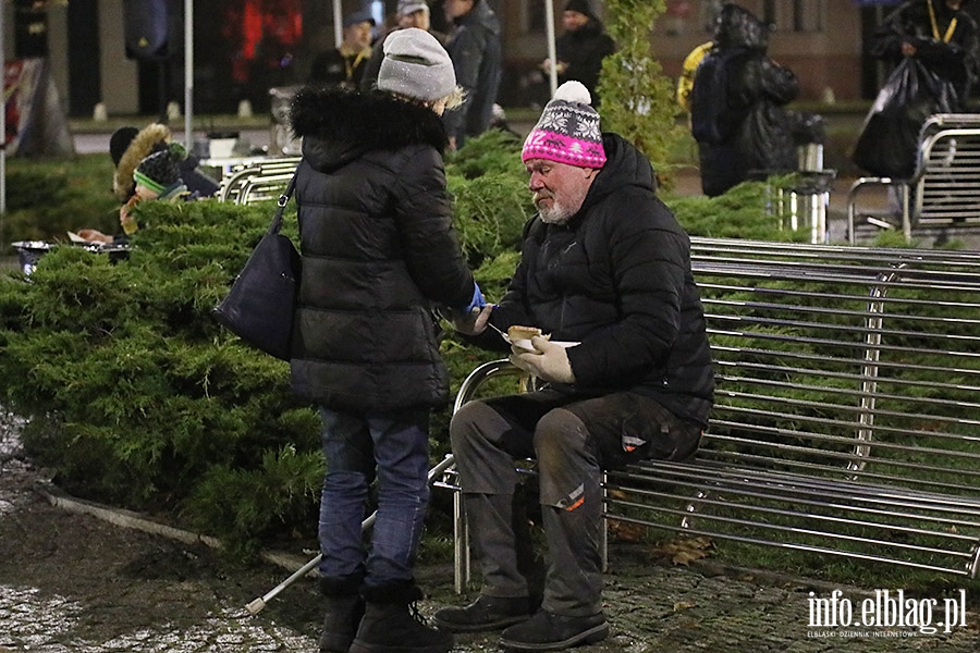 Spotkanie na Placu Dworcowym. Podzielili si� �ywno�ci� i nadziej�, fot. 35