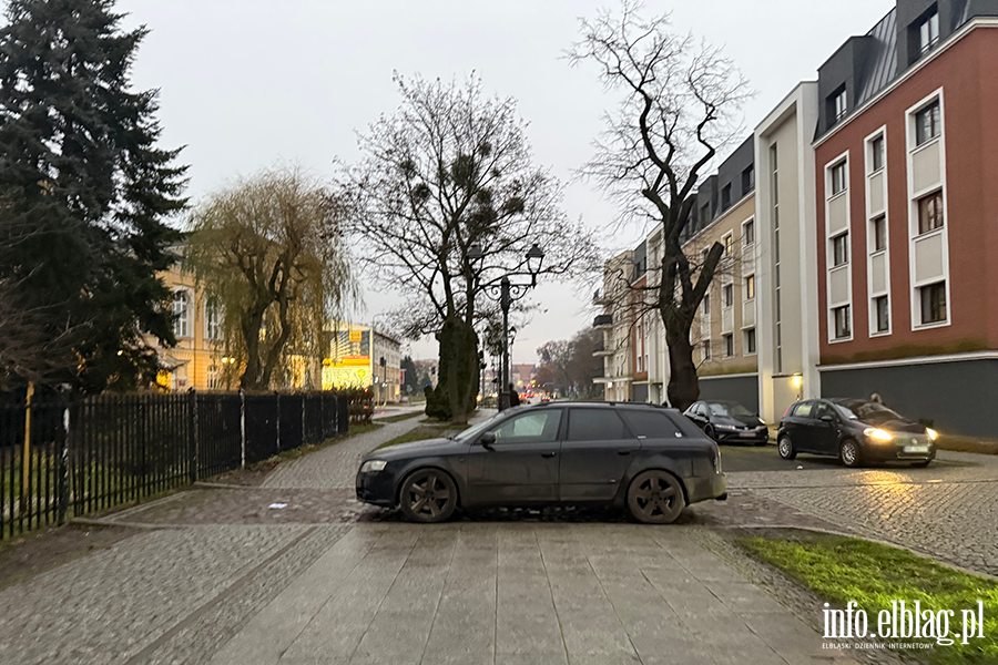 Mistrzowie Parkowania w Elbl�gu (cz�� 441), fot. 5