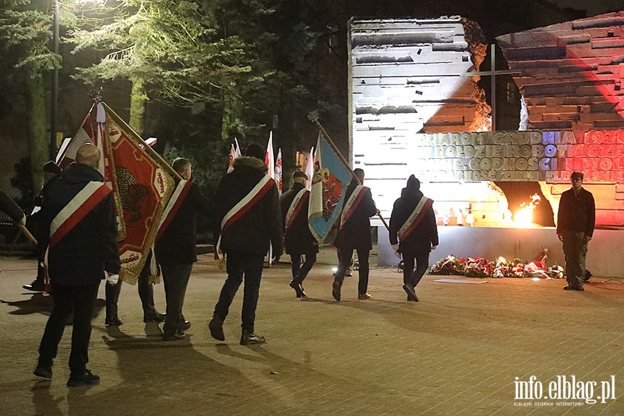 Elbl��anie uczcili pami�� ofiar Grudnia '70, fot. 8