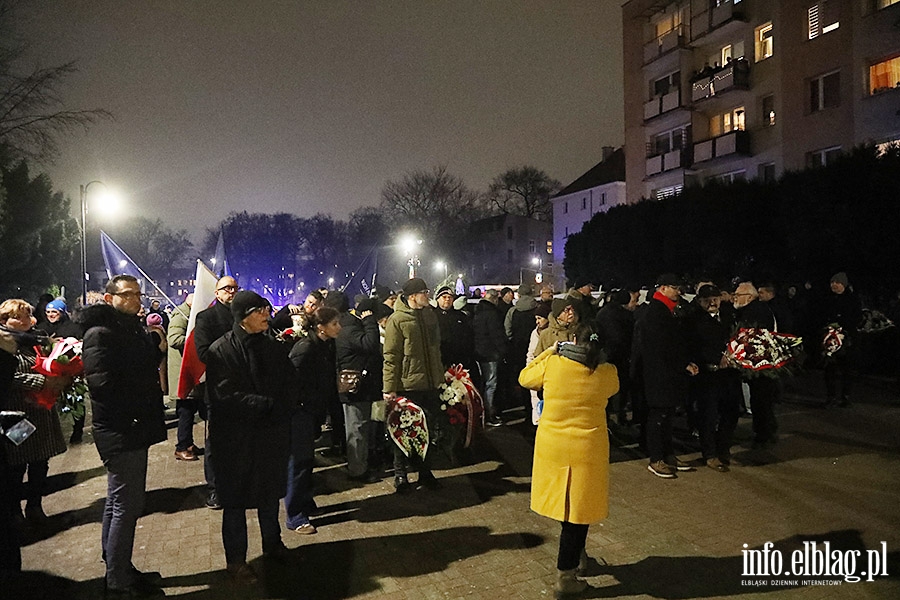 Elbl��anie uczcili pami�� ofiar Grudnia '70, fot. 10