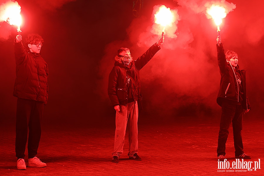 Elbl��anie uczcili pami�� ofiar Grudnia '70, fot. 14