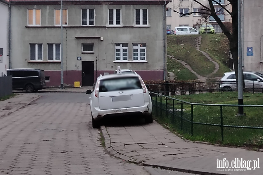 Mistrzowie Parkowania w Elbl�gu (cz�� 442), fot. 7