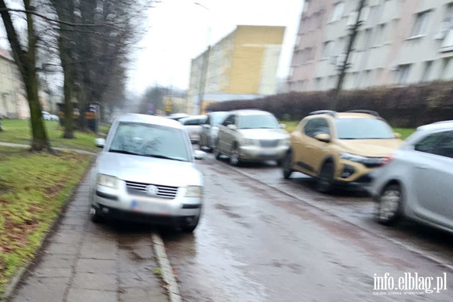 Mistrzowie Parkowania w Elbl�gu (cz�� 443), fot. 1