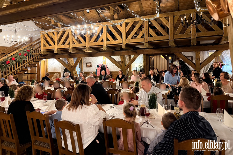 Wigilia dla zawodowych rodzin zast�pczych wsp�pracuj�cych z Elbl�skim Centrum Us�ug Spo�ecznych, fot. 1