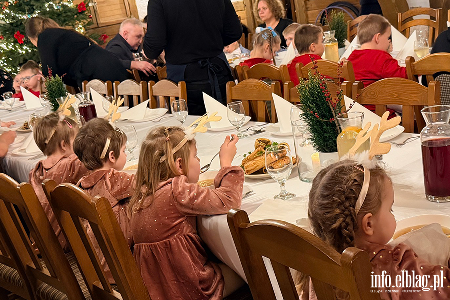 Wigilia dla zawodowych rodzin zast�pczych wsp�pracuj�cych z Elbl�skim Centrum Us�ug Spo�ecznych, fot. 2