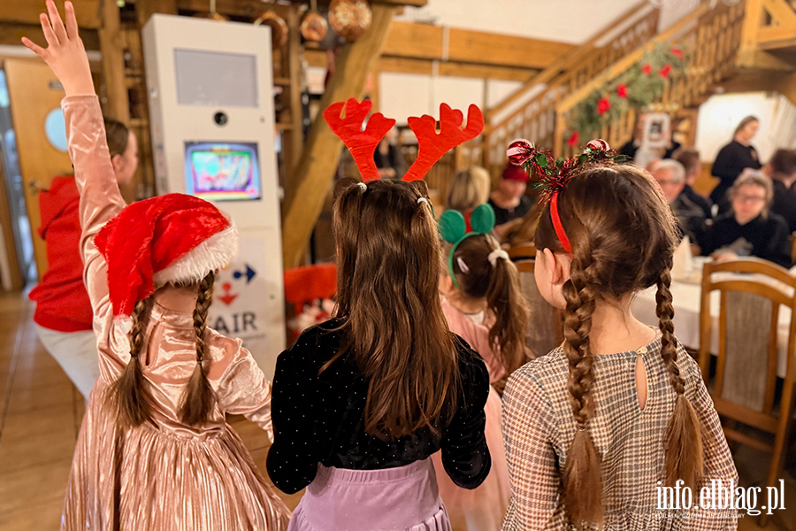 Wigilia dla zawodowych rodzin zast�pczych wsp�pracuj�cych z Elbl�skim Centrum Us�ug Spo�ecznych, fot. 5