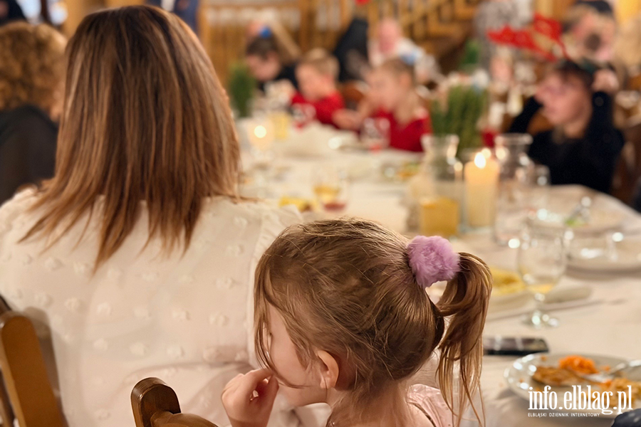 Wigilia dla zawodowych rodzin zast�pczych wsp�pracuj�cych z Elbl�skim Centrum Us�ug Spo�ecznych, fot. 9