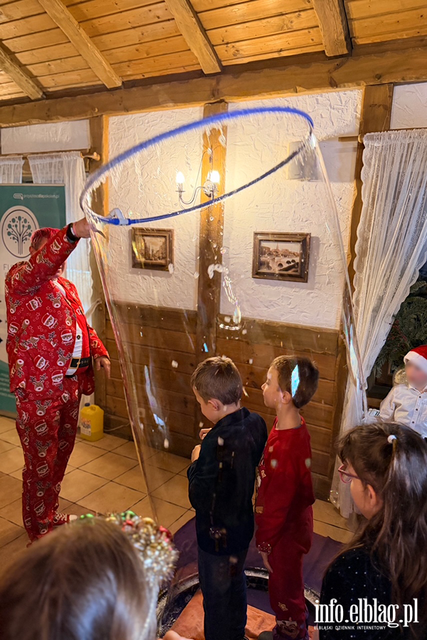 Wigilia dla zawodowych rodzin zast�pczych wsp�pracuj�cych z Elbl�skim Centrum Us�ug Spo�ecznych, fot. 10