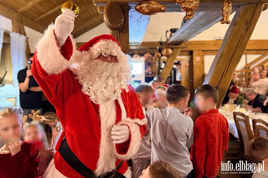 Wigilia dla zawodowych rodzin zast�pczych wsp�pracuj�cych z Elbl�skim Centrum Us�ug Spo�ecznych, fot. 14