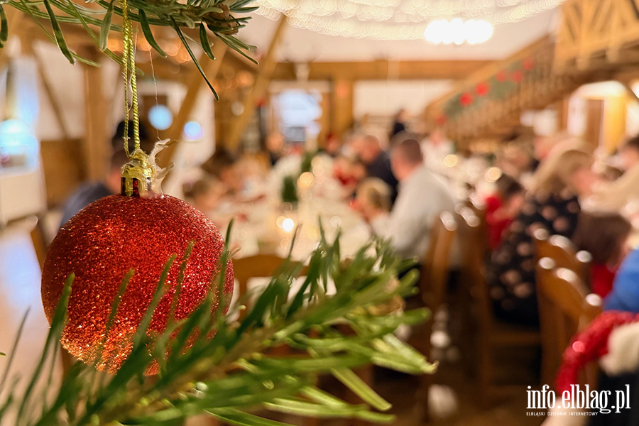 Wigilia dla zawodowych rodzin zast�pczych wsp�pracuj�cych z Elbl�skim Centrum Us�ug Spo�ecznych, fot. 16