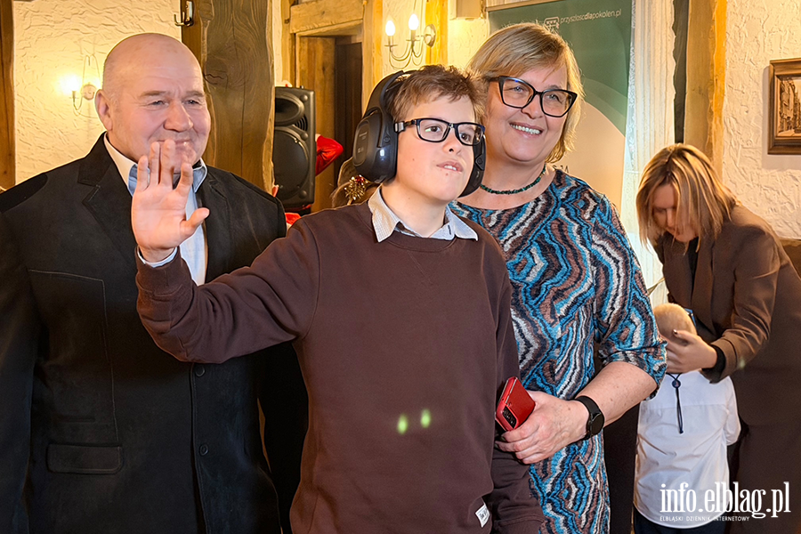 Wigilia dla zawodowych rodzin zast�pczych wsp�pracuj�cych z Elbl�skim Centrum Us�ug Spo�ecznych, fot. 17