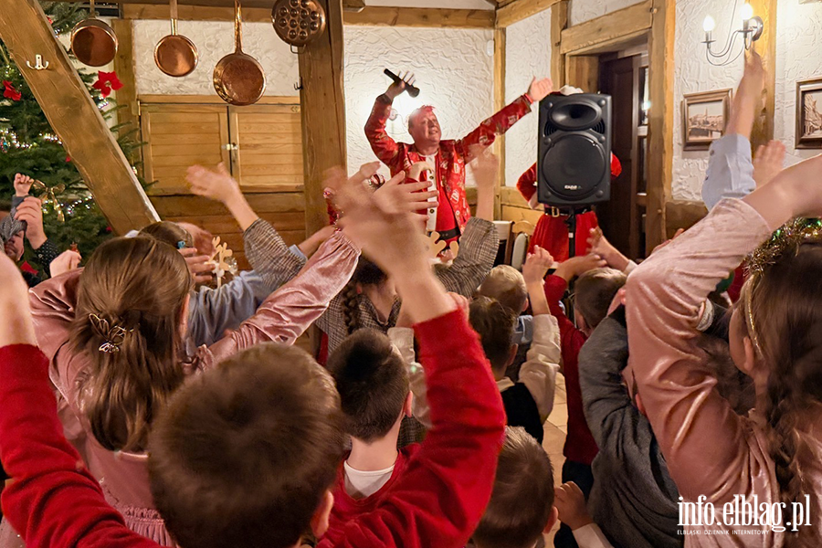 Wigilia dla zawodowych rodzin zast�pczych wsp�pracuj�cych z Elbl�skim Centrum Us�ug Spo�ecznych, fot. 33