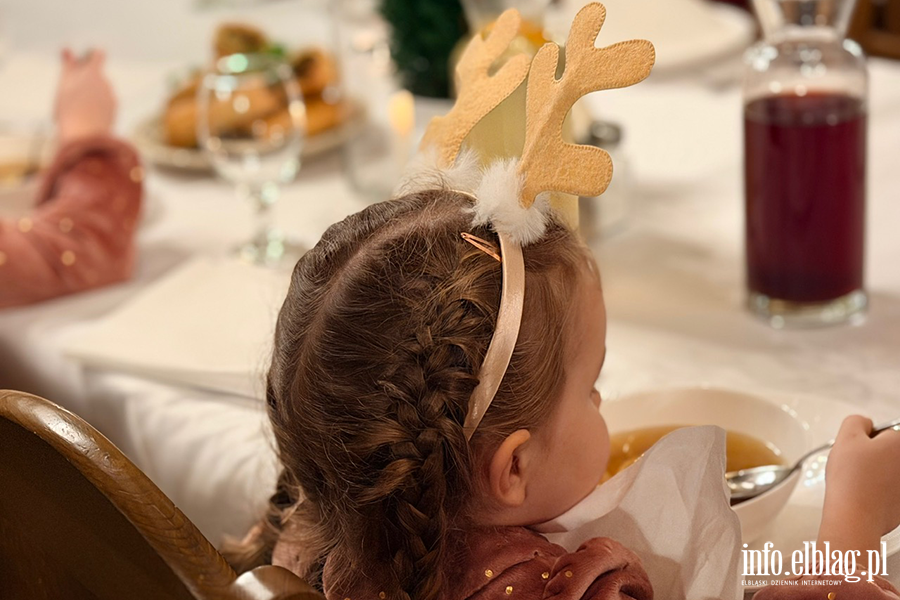 Wigilia dla zawodowych rodzin zast�pczych wsp�pracuj�cych z Elbl�skim Centrum Us�ug Spo�ecznych, fot. 36