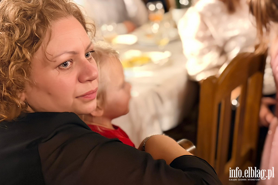 Wigilia dla zawodowych rodzin zast�pczych wsp�pracuj�cych z Elbl�skim Centrum Us�ug Spo�ecznych, fot. 40