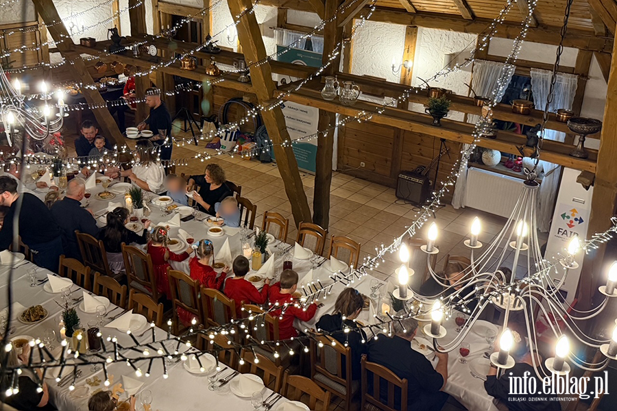 Wigilia dla zawodowych rodzin zast�pczych wsp�pracuj�cych z Elbl�skim Centrum Us�ug Spo�ecznych, fot. 44