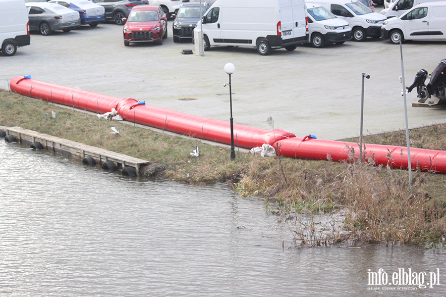 Sytuacja nad rzek� Elbl�g po wprowadzeniu pogotowia przeciwpowodziowego, fot. 7