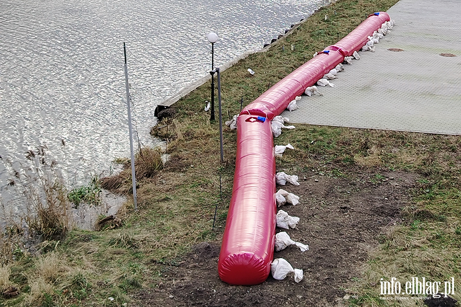 Sytuacja nad rzek� Elbl�g po wprowadzeniu pogotowia przeciwpowodziowego, fot. 27
