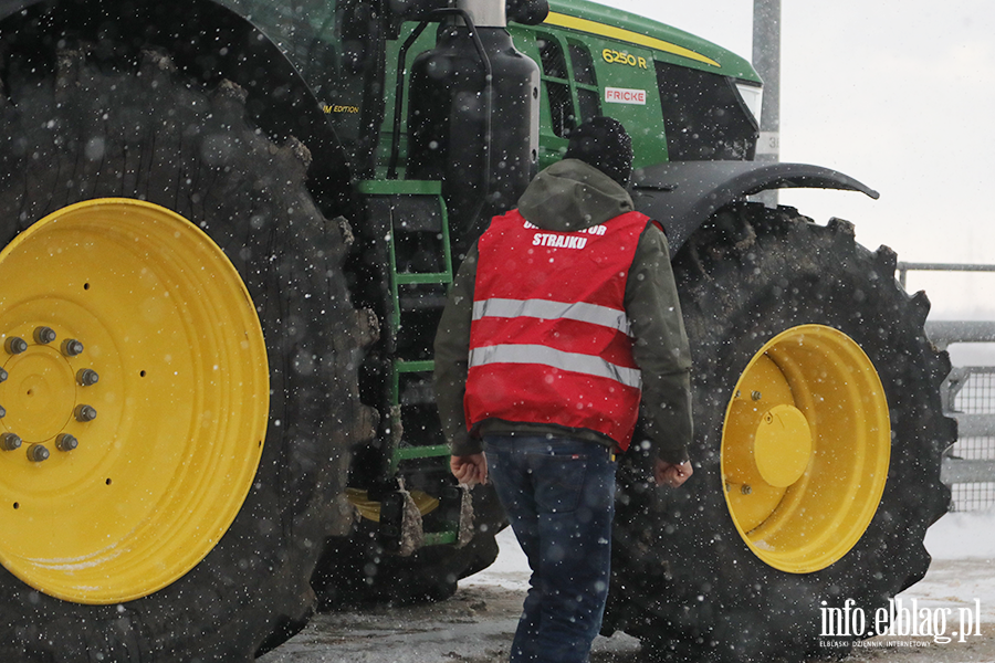 Traktory na wiaduktach nad S7. Protest rolnik�w w Elbl�gu, fot. 12