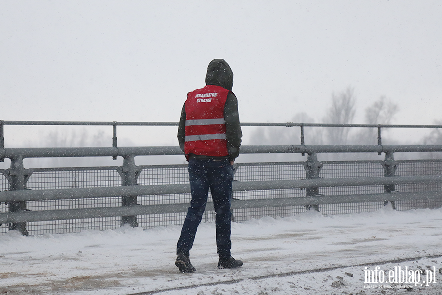 Traktory na wiaduktach nad S7. Protest rolnik�w w Elbl�gu, fot. 14