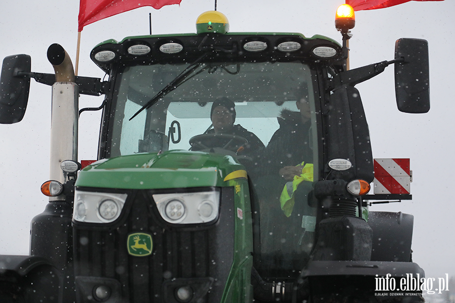 Traktory na wiaduktach nad S7. Protest rolnik�w w Elbl�gu, fot. 15