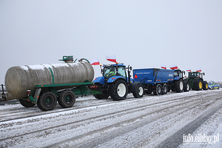 Traktory na wiaduktach nad S7. Protest rolnik�w w Elbl�gu, fot. 16
