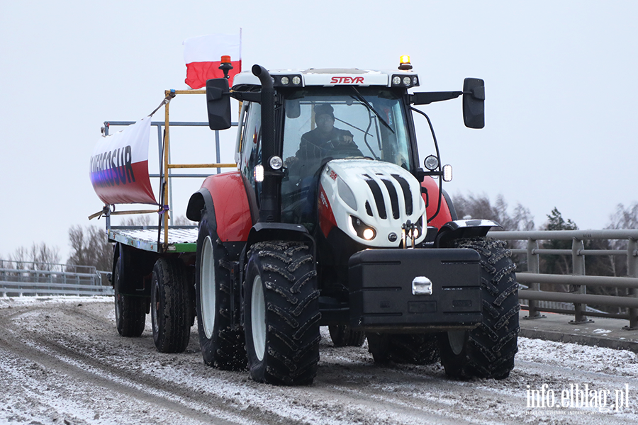 Traktory na wiaduktach nad S7. Protest rolnik�w w Elbl�gu, fot. 19