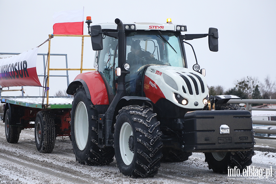 Traktory na wiaduktach nad S7. Protest rolnik�w w Elbl�gu, fot. 20