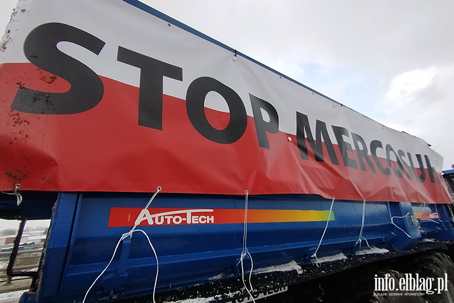 Traktory na wiaduktach nad S7. Protest rolnik�w w Elbl�gu, fot. 24