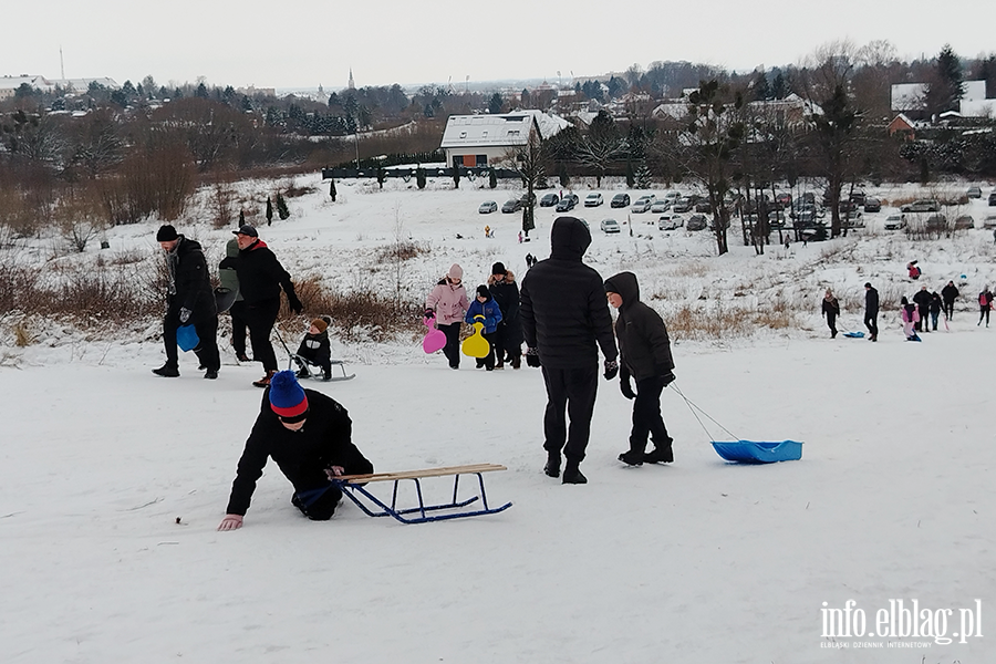 Elbl��anie korzystaj� ze �niegu na g�rze Chrobrego, fot. 5