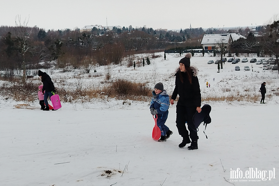 Elbl��anie korzystaj� ze �niegu na g�rze Chrobrego, fot. 13