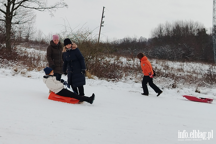 Elbl��anie korzystaj� ze �niegu na g�rze Chrobrego, fot. 14