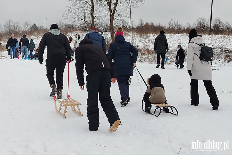 Elbl��anie korzystaj� ze �niegu na g�rze Chrobrego, fot. 15