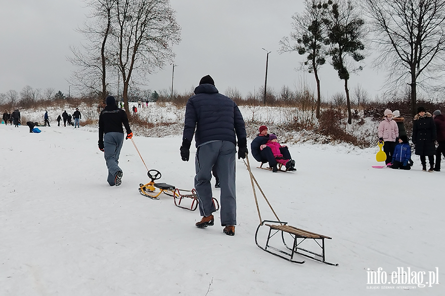 Elbl��anie korzystaj� ze �niegu na g�rze Chrobrego, fot. 18