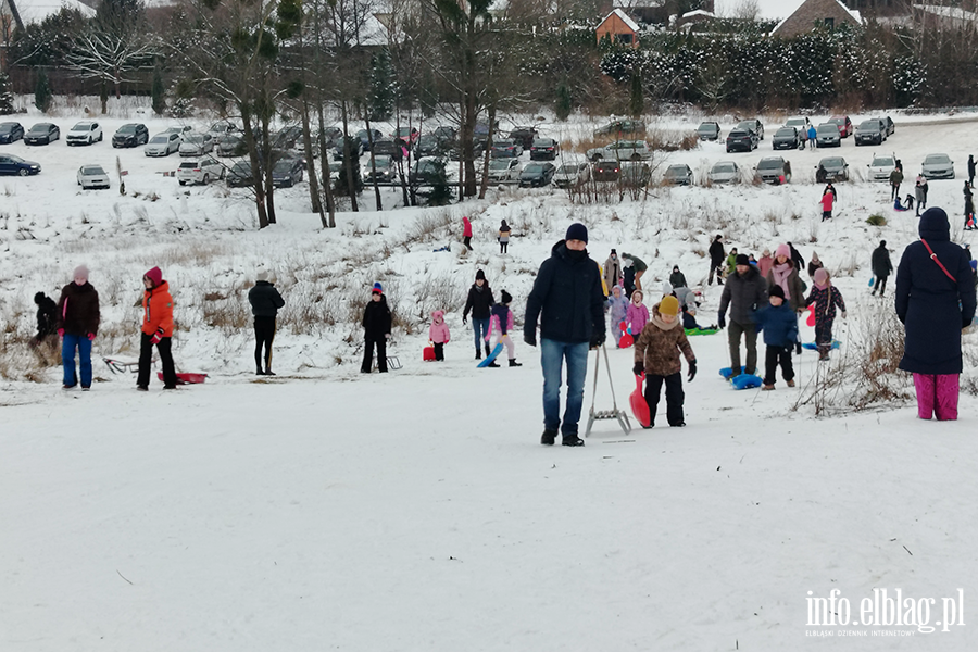 Elbl��anie korzystaj� ze �niegu na g�rze Chrobrego, fot. 22