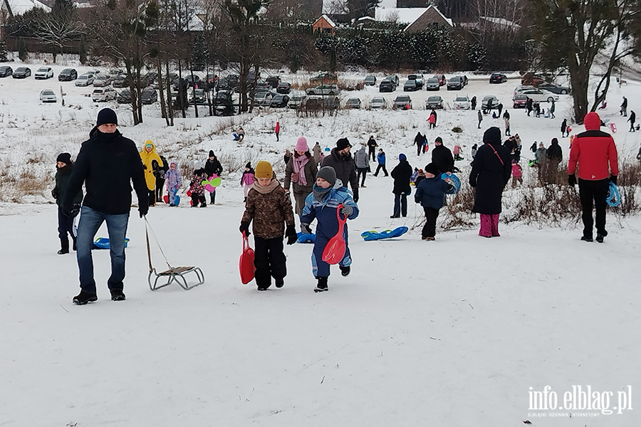Elbl��anie korzystaj� ze �niegu na g�rze Chrobrego, fot. 23