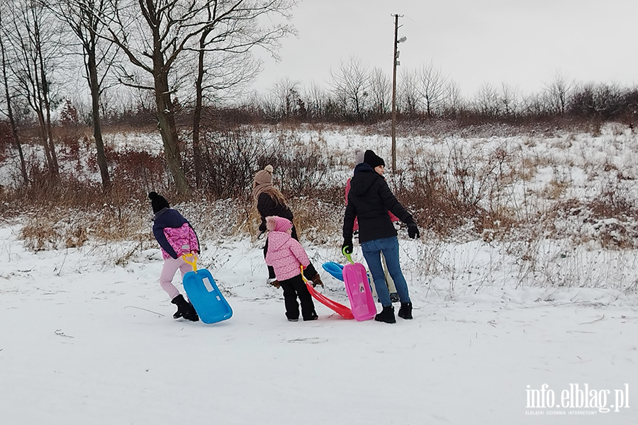 Elbl��anie korzystaj� ze �niegu na g�rze Chrobrego, fot. 25