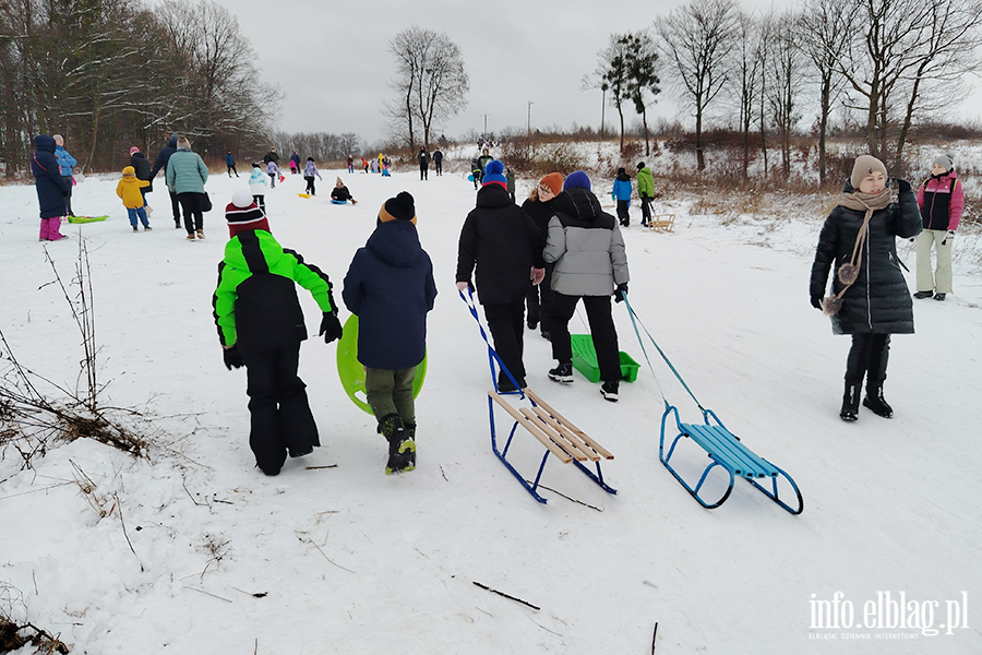 Elbl��anie korzystaj� ze �niegu na g�rze Chrobrego, fot. 27