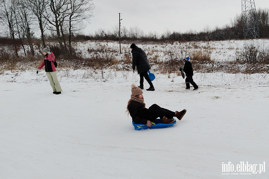 Elbl��anie korzystaj� ze �niegu na g�rze Chrobrego, fot. 28