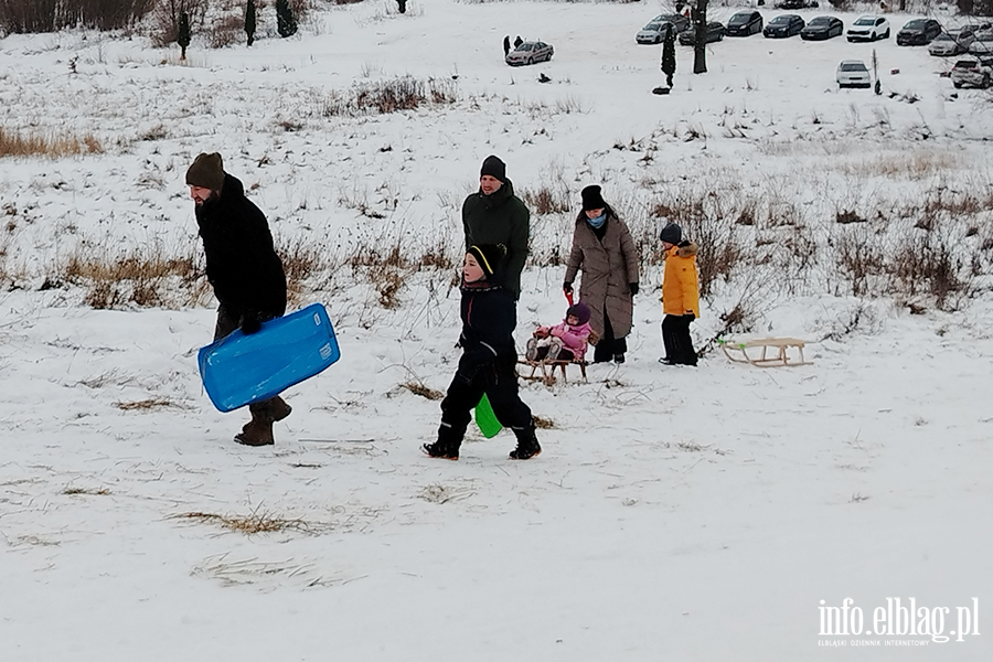 Elbl��anie korzystaj� ze �niegu na g�rze Chrobrego, fot. 31