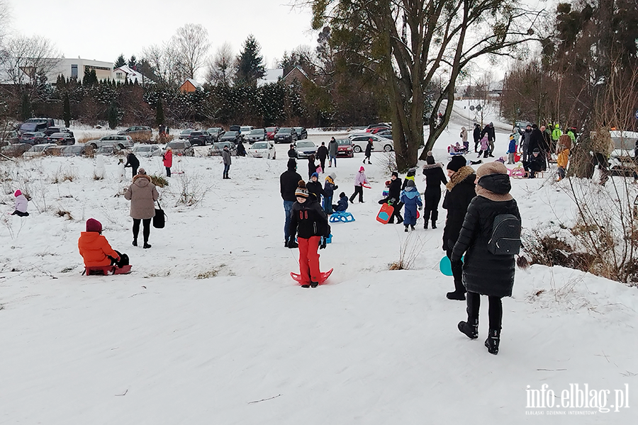 Elbl��anie korzystaj� ze �niegu na g�rze Chrobrego, fot. 32