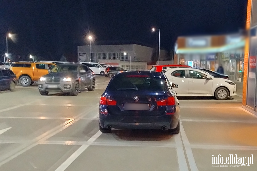 Mistrzowie Parkowania w Elbl�gu (cz�� 444), fot. 2