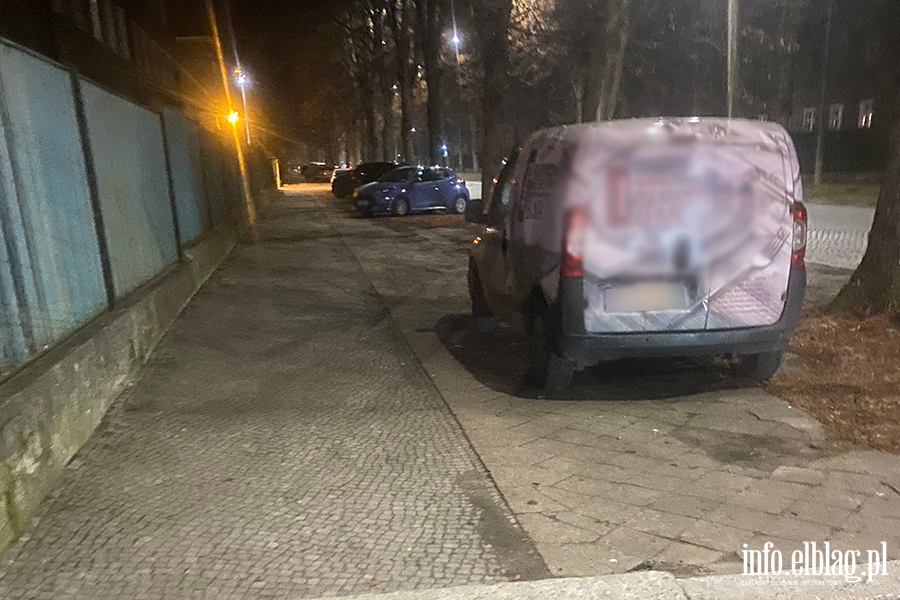 Mistrzowie Parkowania w Elbl�gu (cz�� 444), fot. 4