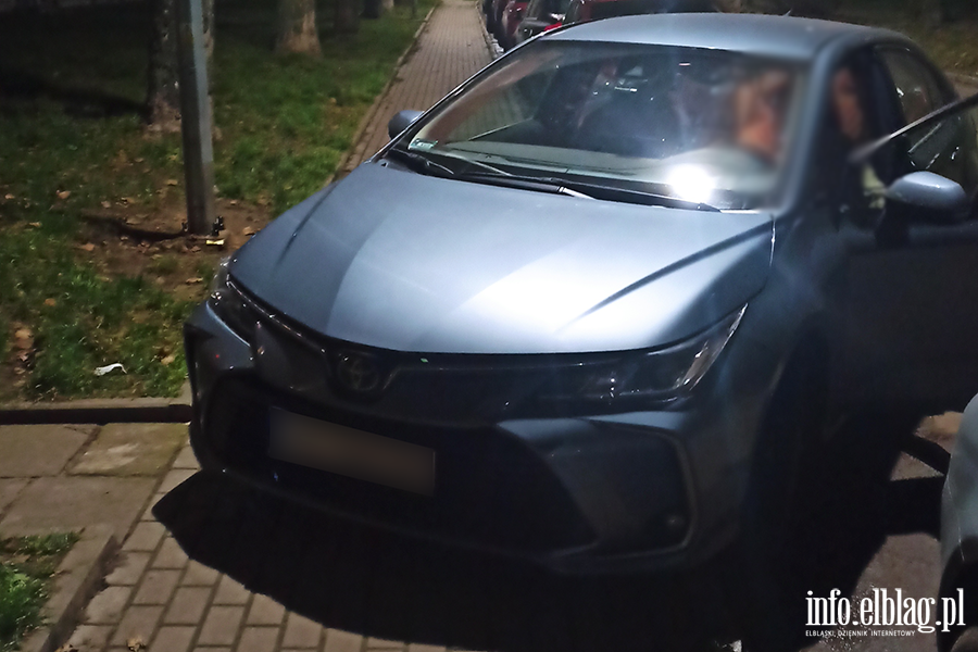 Mistrzowie Parkowania w Elbl�gu (cz�� 444), fot. 12