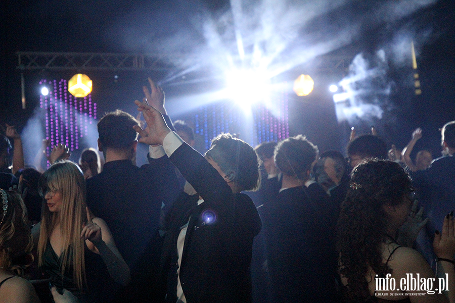 Tak si� bawi� maturzy�ci I LO w Elbl�gu, fot. 145