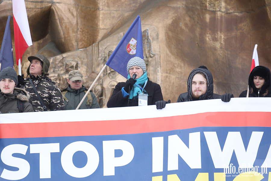 Marsz Stop inwazji imigrant�w przeszed� ulicami Elbl�ga, fot. 1