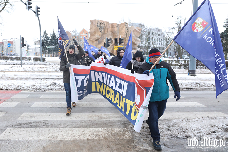 Marsz Stop inwazji imigrant�w przeszed� ulicami Elbl�ga, fot. 9