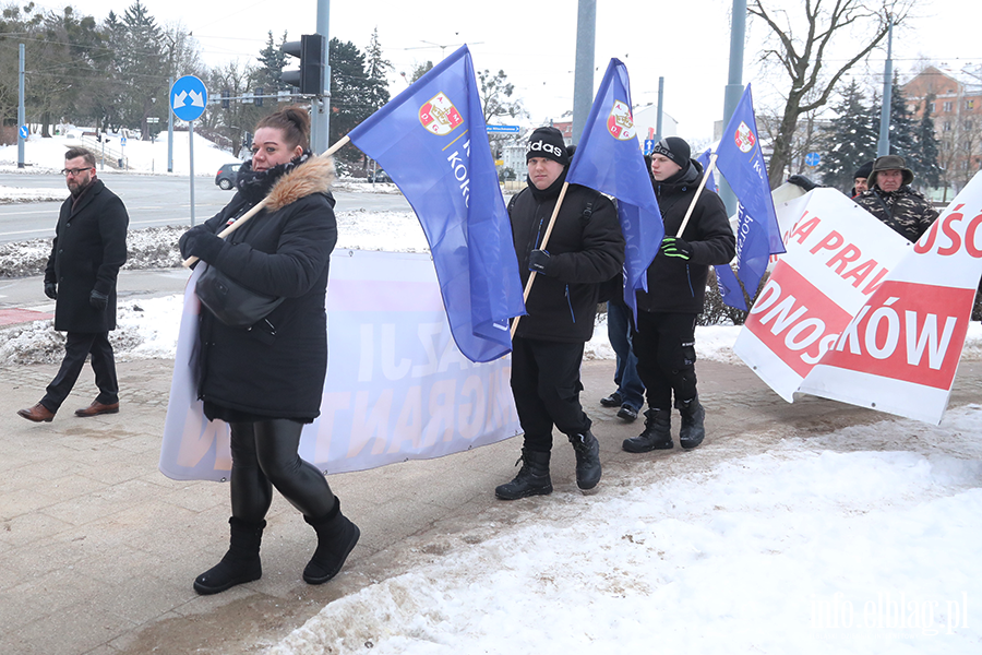 Marsz Stop inwazji imigrant�w przeszed� ulicami Elbl�ga, fot. 11